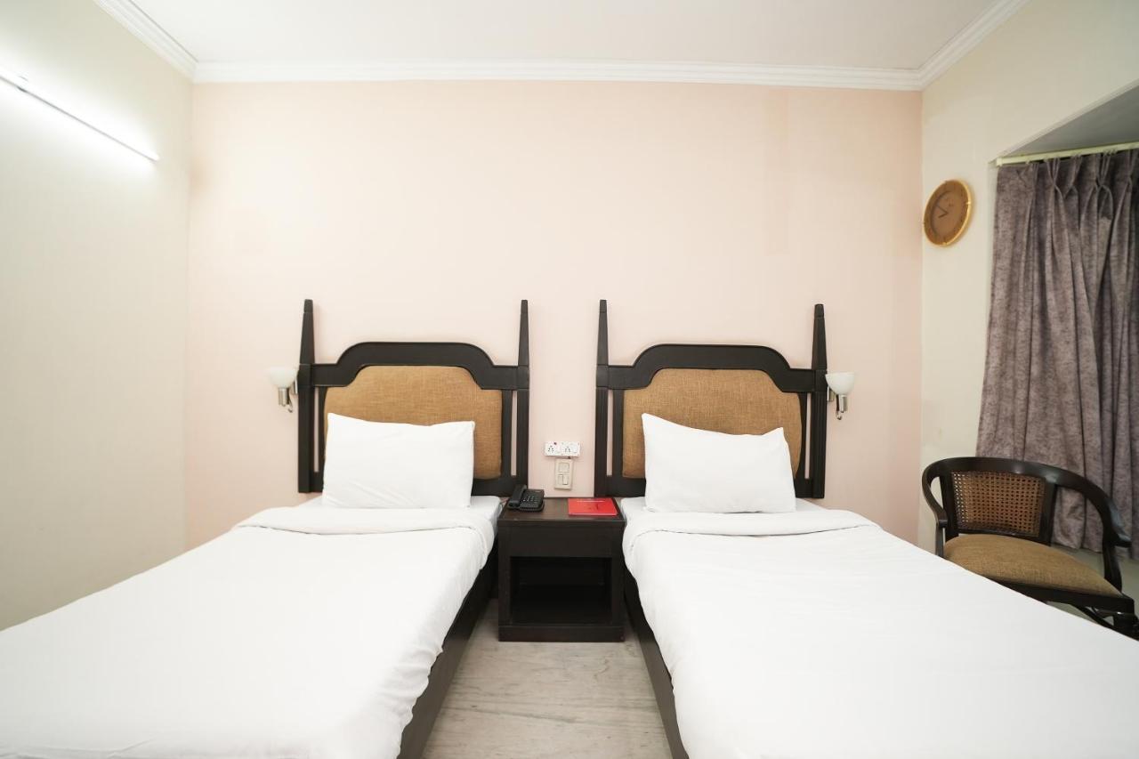 Stay Well Hotels & Homes Гургаон Екстериор снимка