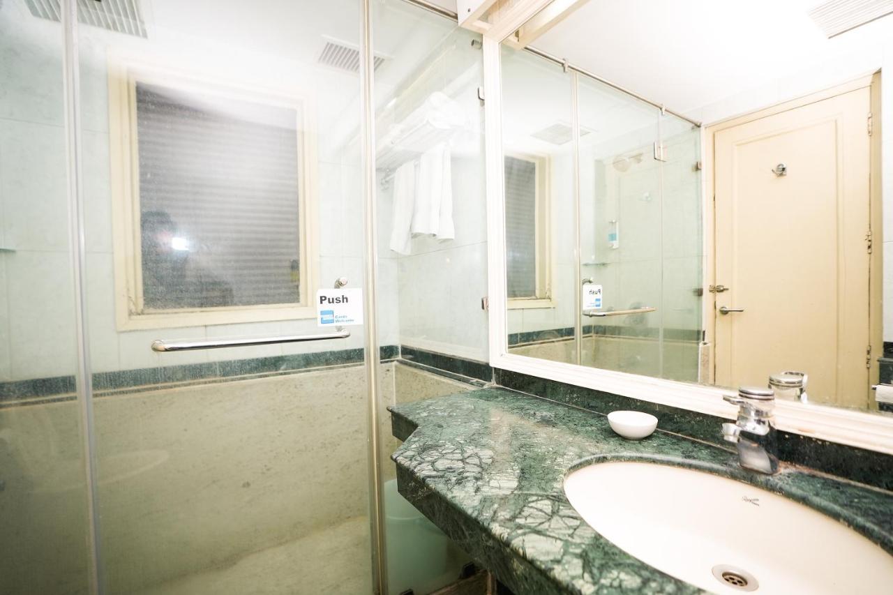 Stay Well Hotels & Homes Гургаон Екстериор снимка